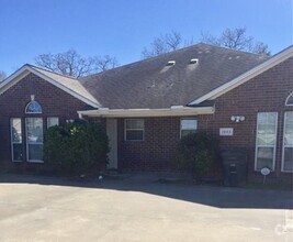 Building Photo - WESTERN OAKS 1441/1443