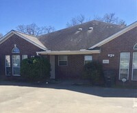 Building Photo - WESTERN OAKS 1441/1443