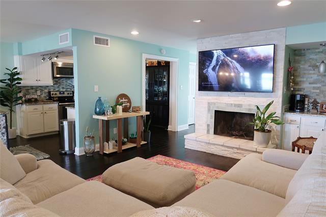 Building Photo - 3816 Mediterranean St