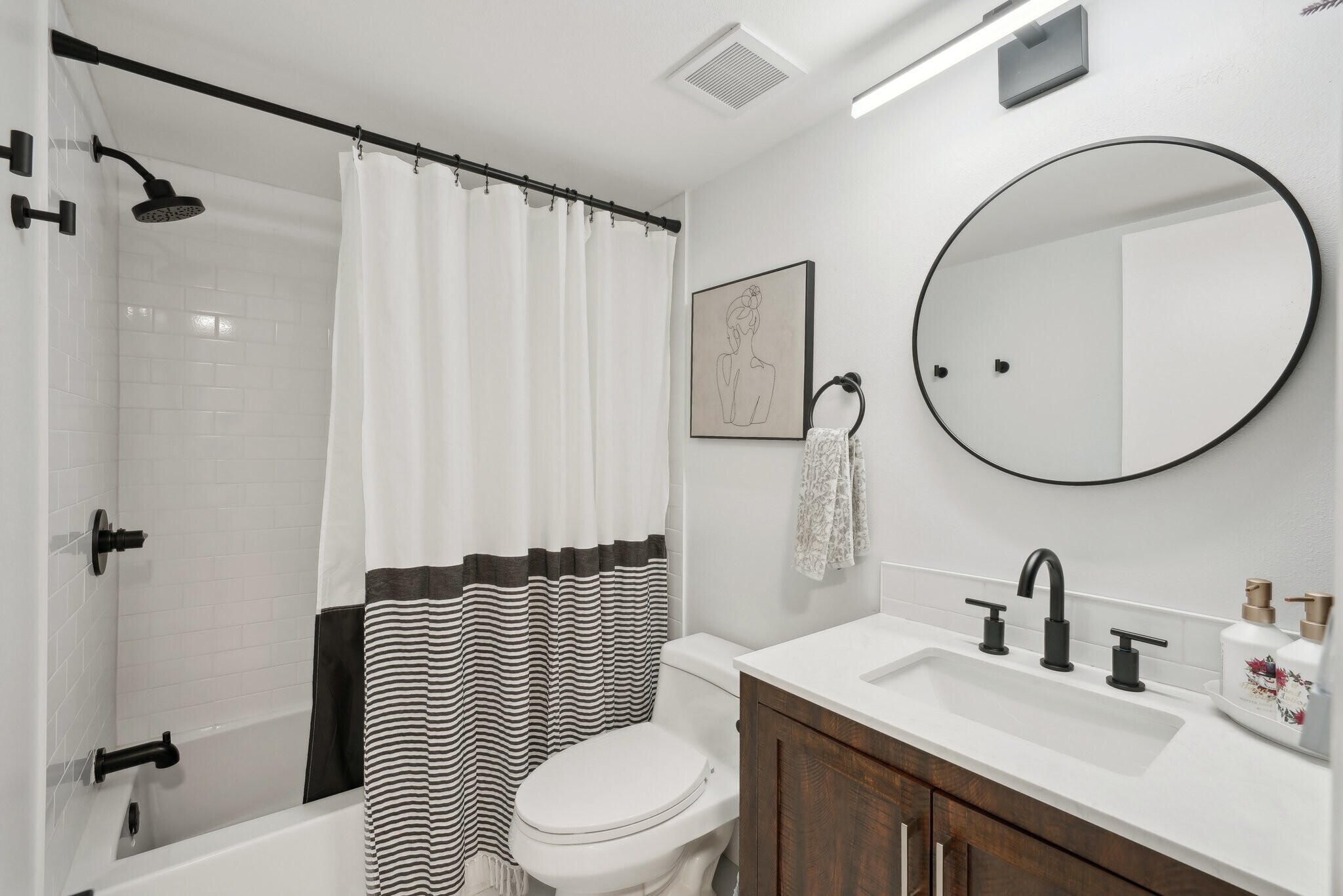Building Photo - 6277 Bahia del Mar Blvd