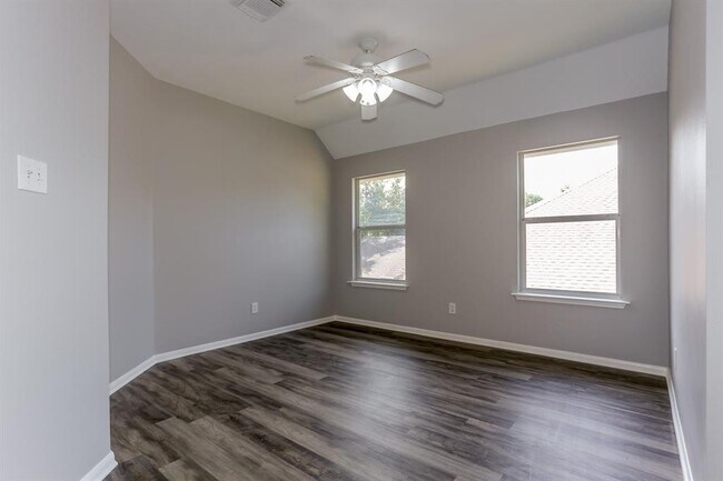 Building Photo - 2207 Stoneycreek Park Ct