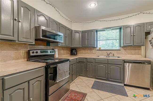 Building Photo - 133 Algarita Rd