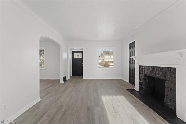 Building Photo - 3406 Henderson Rd