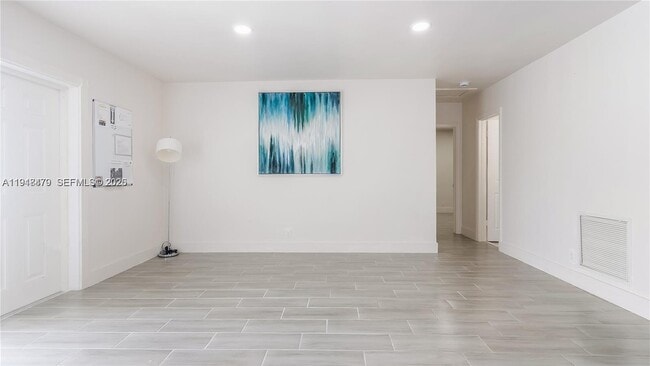 Building Photo - 1702 SW 20th St