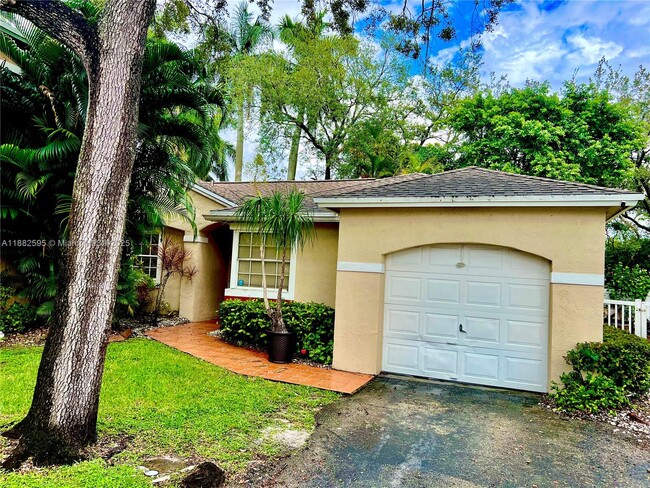 Primary Photo - 11904 NW 12th St