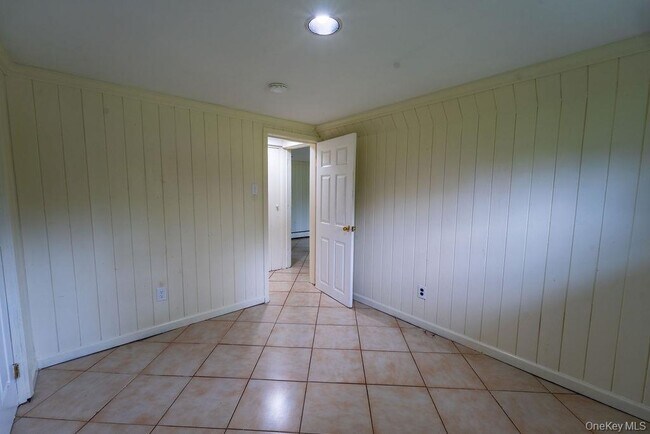 Building Photo - 5 Idlewild Dr