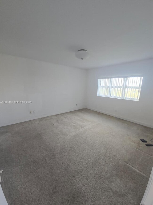 Building Photo - 14951 Royal Oaks Ln