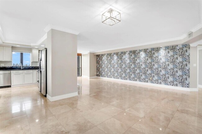 Building Photo - 2333 Brickell Ave