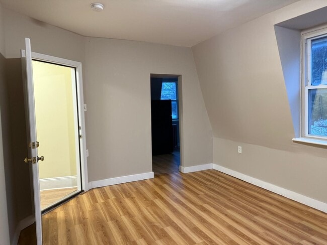 Building Photo - 1635 Union Turnpike