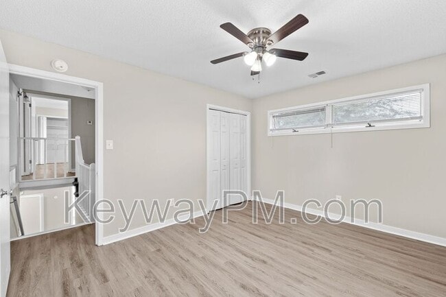 Building Photo - 107 Robinwood Dr