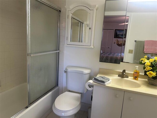 Building Photo - 3405 Bimini Ln
