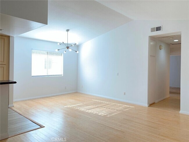 Building Photo - 2303 Presado Dr