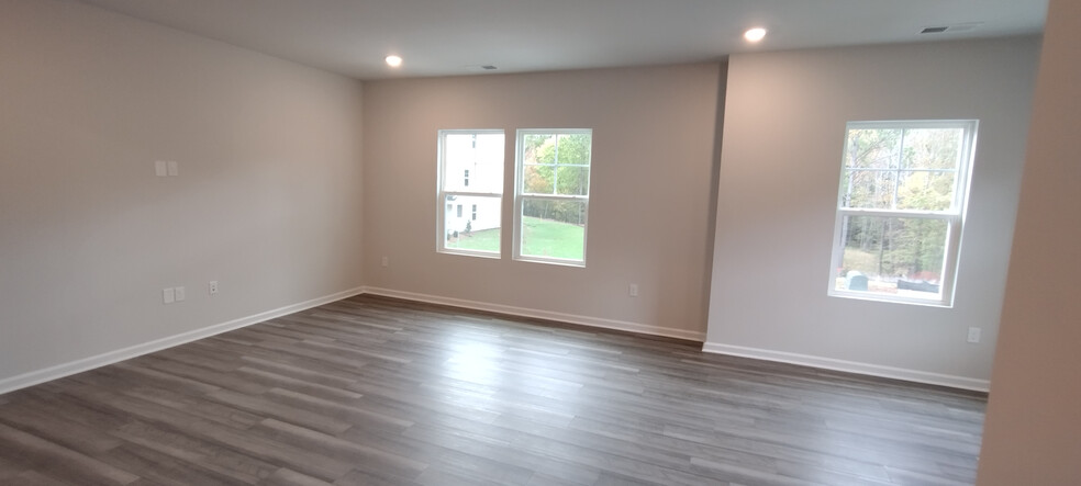 Building Photo - Room in Townhome on Castle Loch Lane