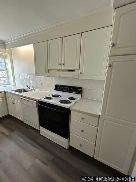 Building Photo - 38 Worthen Rd