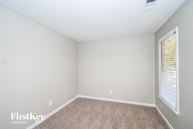 Building Photo - 67 Camden Trail