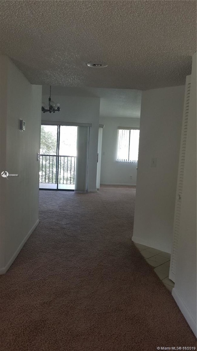 Building Photo - 8132 NW 15th Manor