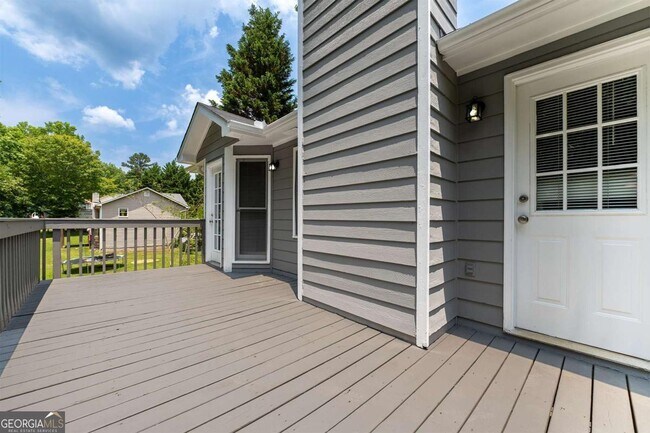 Building Photo - 493 Silverthorne Cir