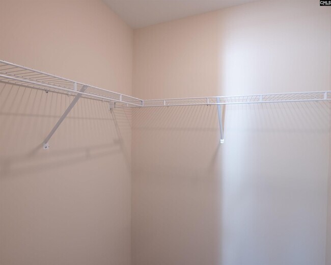 Building Photo - 945 Bergenfield Ln