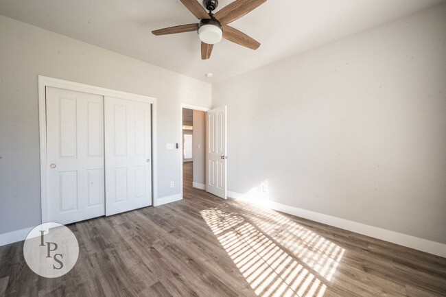 Building Photo - NorthWest Fresno Home, 3BR/2BA, Built 2005...