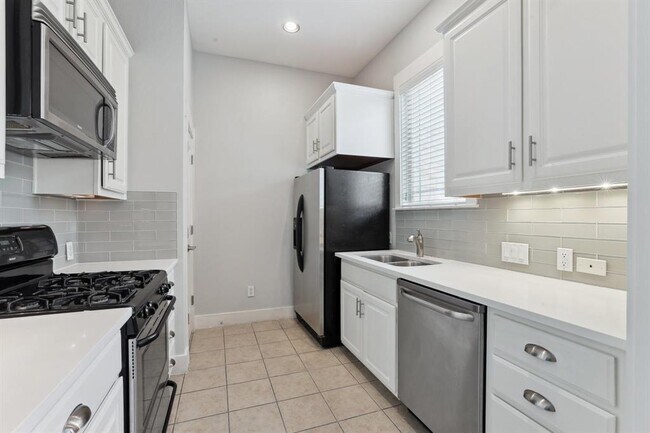 Building Photo - 2930 Grand Oaks Loop