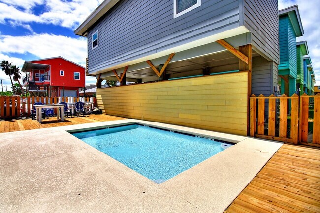 Building Photo - 1924 Eleventh Street-SI ID1023237P