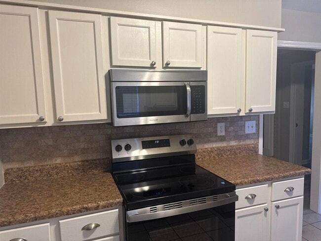 Building Photo - 7145 Claiborne Dr