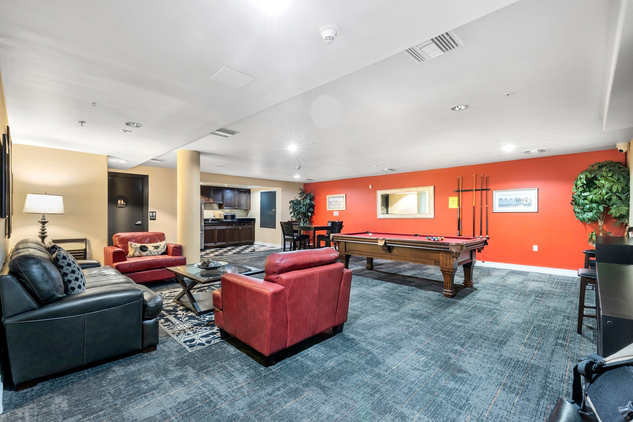 Building Photo - 3750 Santa Rosalia Dr