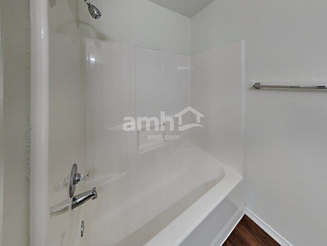 Building Photo - 3222 Blue Jay Ln