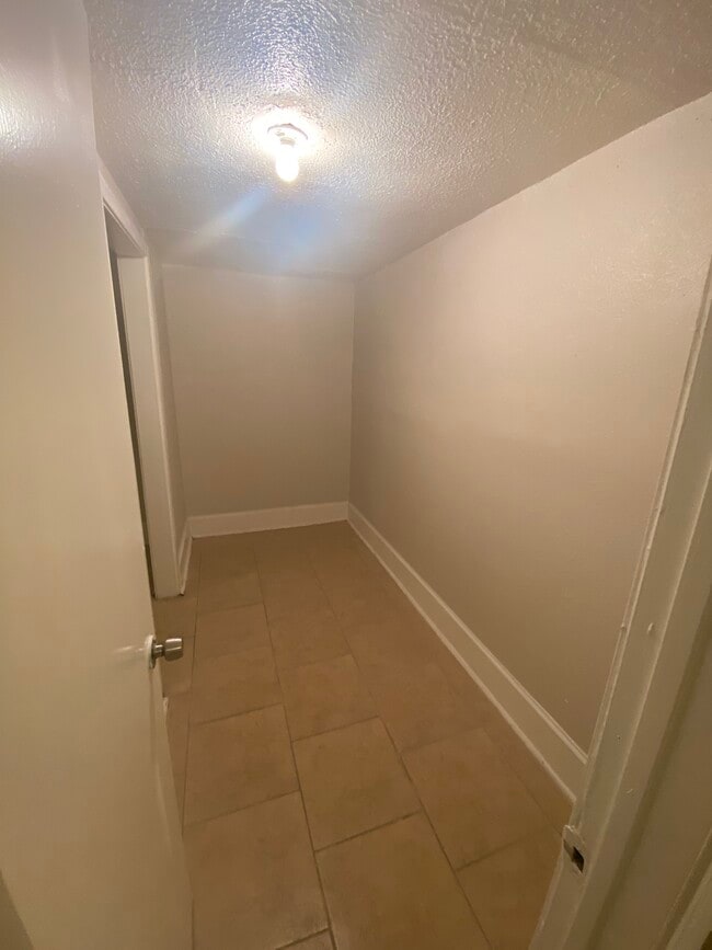 Building Photo - Colquitt (710)