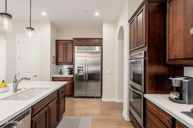 Building Photo - 9705 E Mountain Peak Dr