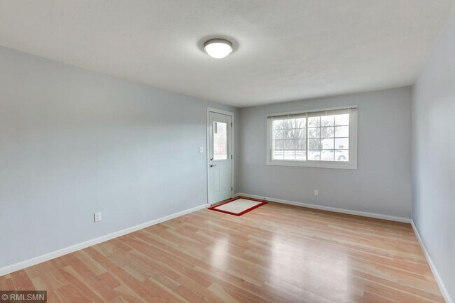 Building Photo - Perfect 4 bedroom count Home in Columbia H...