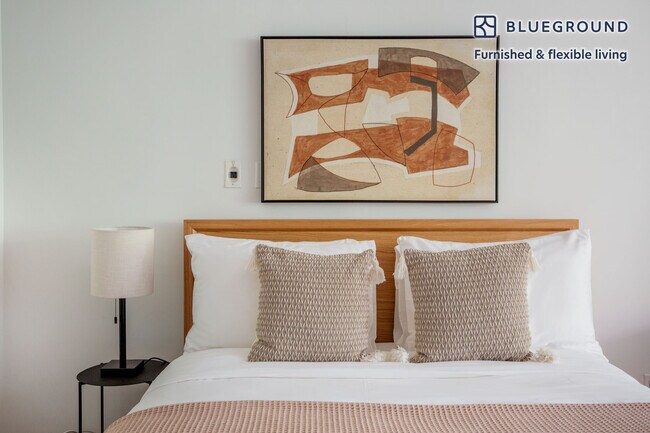 Building Photo - 101 W 15th St