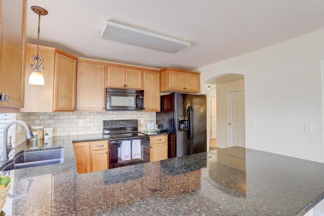 Building Photo - 903 Glenwall Dr