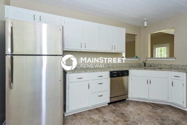 Building Photo - 4 Bedroom Pet-Friendly Home in Covington, GA with Main Street Renewal