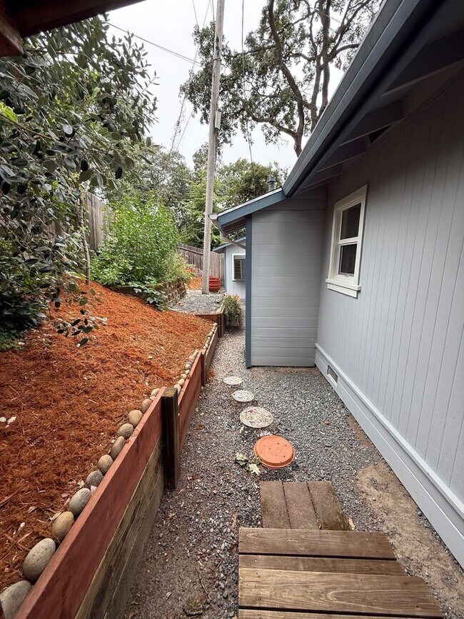 Building Photo - 3 Bedroom/ 2 bathroom Home in Cotati