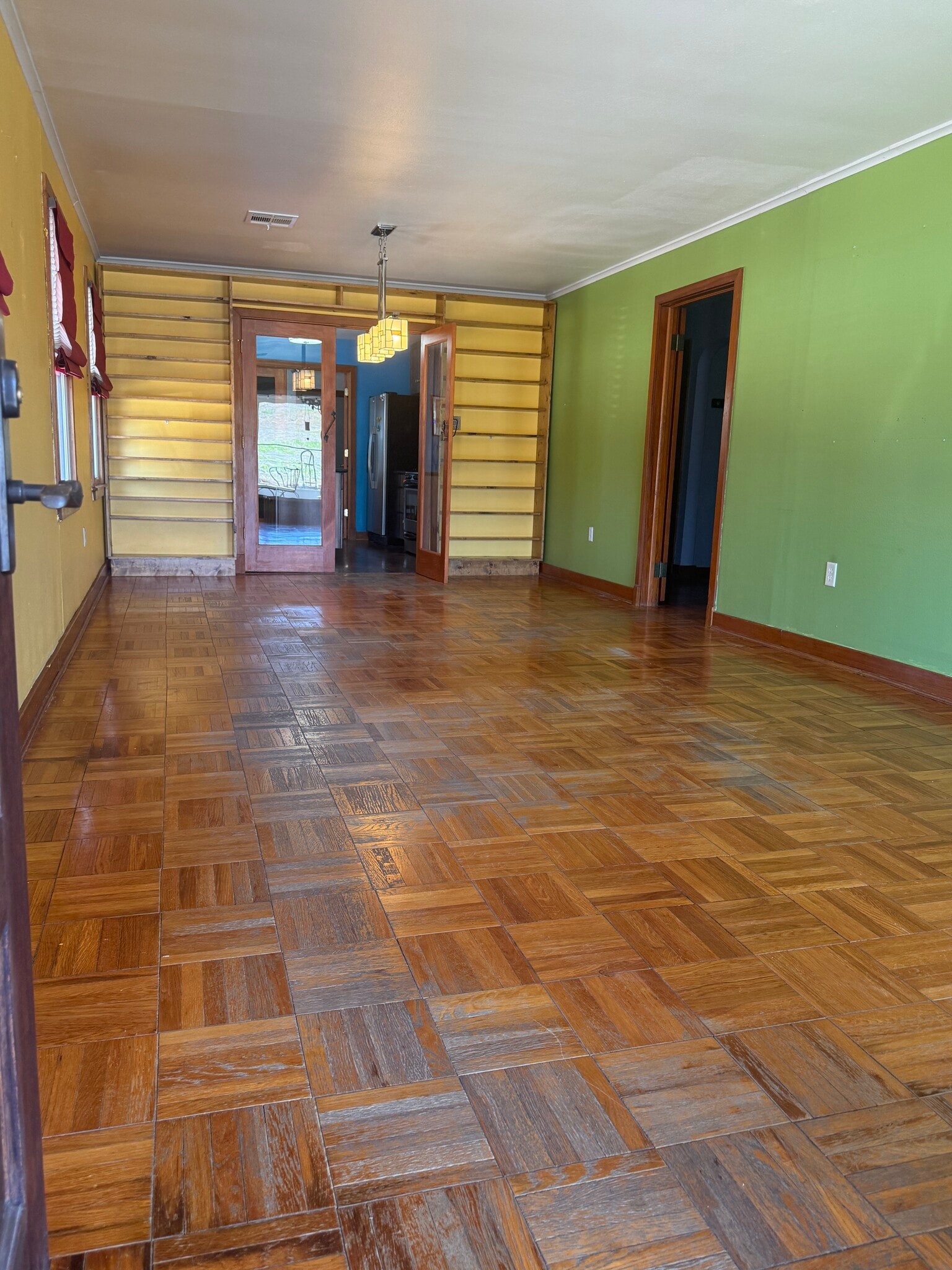 Large open concept living and dining room space - 3311 River Rd