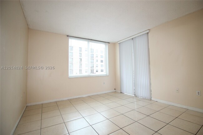 Building Photo - 17890 W Dixie Hwy