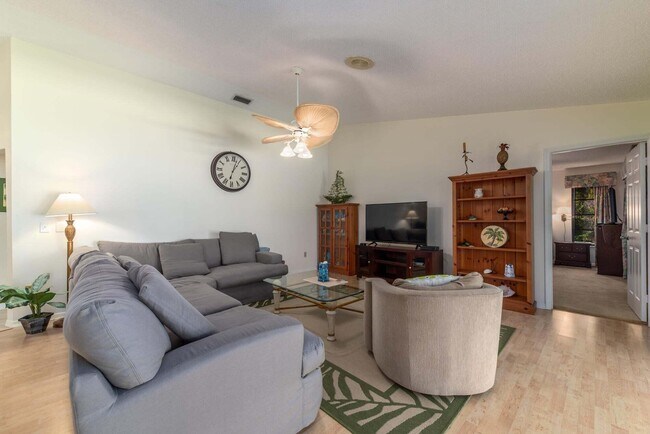 Building Photo - 2341 NW Bay Colony Ct