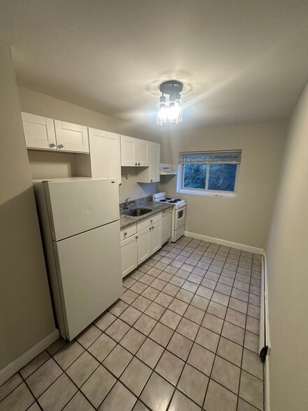 Building Photo - 63 Selkirk Rd