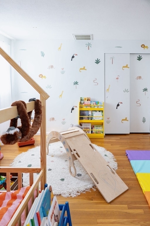 Building Photo - 60 Greenleaf Cir