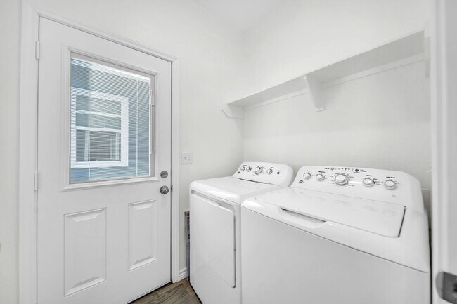 Building Photo - MOVE IN READY - Like NEW built in 2023, this 3 bedroom, 2  bath quaint home provides comfort and ...