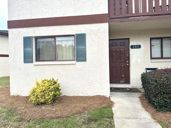 Building Photo - 101 Windsong Cir