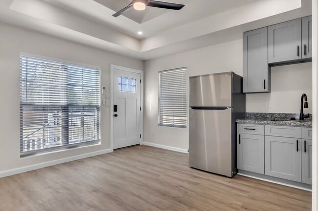 Building Photo - Newly Remodeled Units!