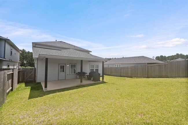 Building Photo - 5872 Strawflower Ln