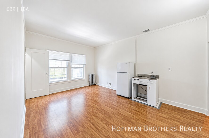 Building Photo - 627 Normandie Ave