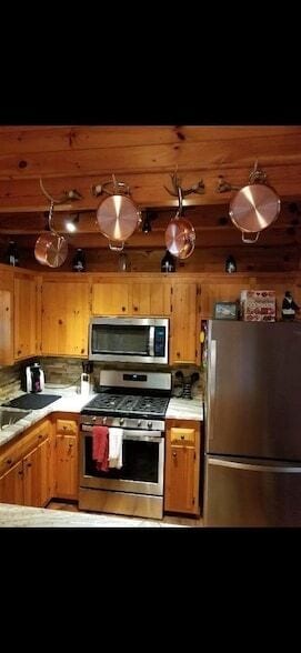 Building Photo - 245 Mountain Ridge