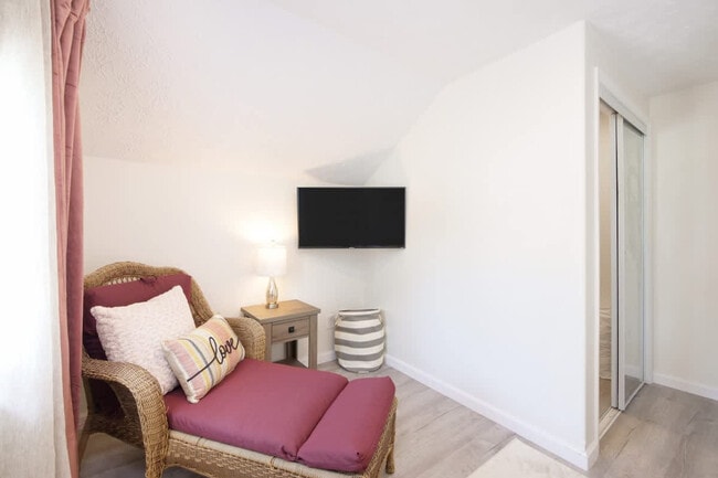 Building Photo - 415 Short St