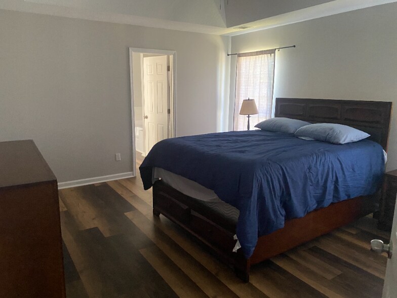 Building Photo - 3683 Old Ferry Rd