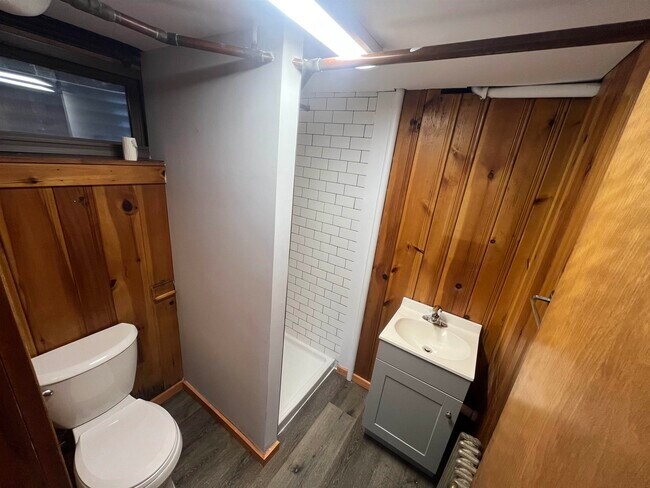 Building Photo - 697 Allwood Rd