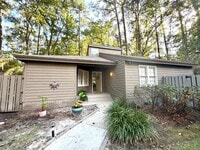 Building Photo - 4 Fernwood Trail